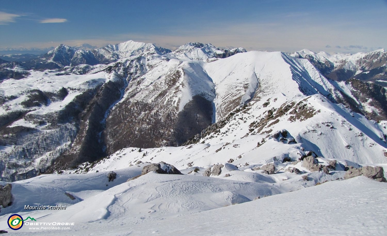 37 Panorama dal  Baciamorti alle Grigne....JPG